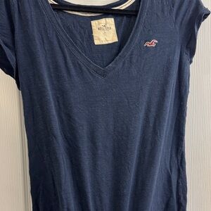 Hollister Women's Dark Blue V-Neck Tee